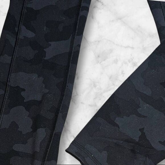Lululemon Size 4 Speed Tights Camo - Picture 3 of 5